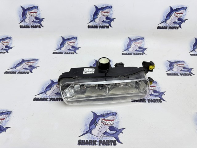 Противотуманка правая LR080283 LAND ROVER
