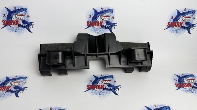 LAND ROVER LR117094 Кронштейн радиатора в наличии Житомир