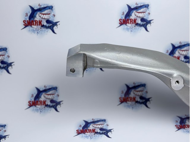 LR146343 LAND ROVER Цапфа передняя левая купить в Кривой Рог