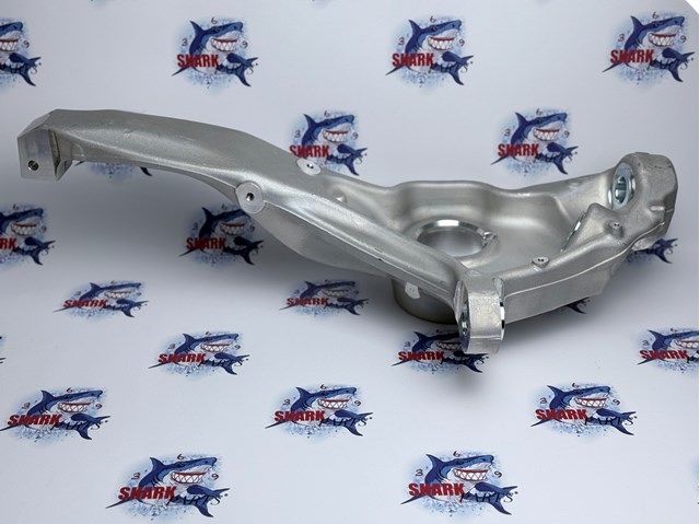 LR146343 LAND ROVER Цапфа (поворотный кулак) передний левый купить в Харьков