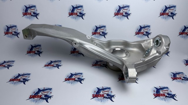 Цапфа передняя правая LR146346 LAND ROVER