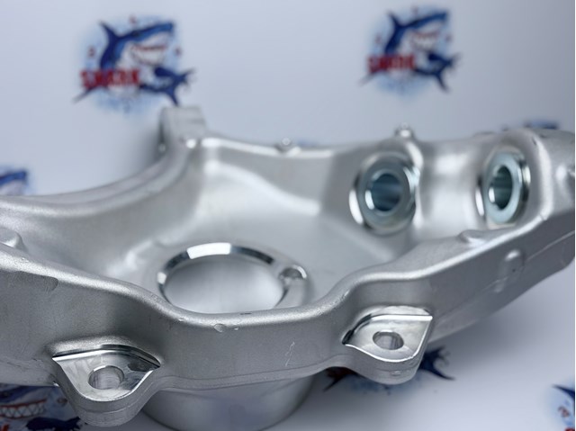 LAND ROVER LR146347 Цапфа передняя левая в наличии Днепр