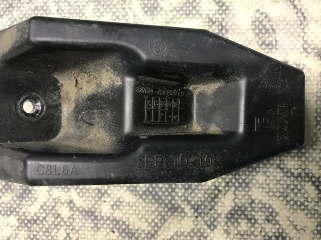 1742936 FORD Кронштейн заднего спойлера купить в Днепр