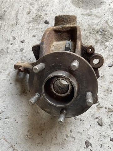 FORD 8V413K170AD Цапфа передняя правая в наличии Ирпень