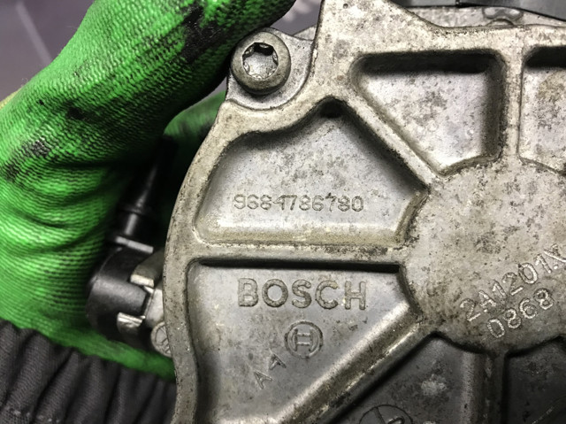 FORD 9684786780 Насос вакуумный в наличии Черкассы