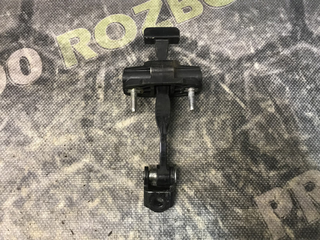 FORD BM51A27200AA Ограничитель задней двери в наличии Полтава