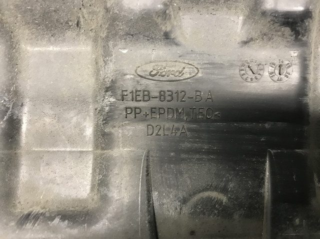F1EB8312BA Верхний дефлектор радиатора купить Полтава