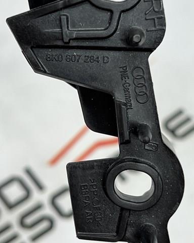 Направляющая переднего бампера, правая 8K0807284D VAG