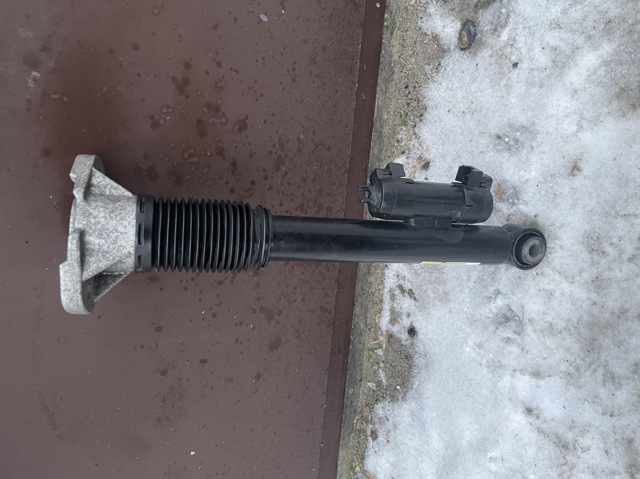 Амортизатор задний, правый A1673200402 MERCEDES