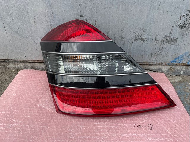 Задняя левая фара A2218200164 MERCEDES
