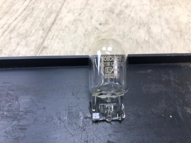 1987302251 Лампочка купить Ровно