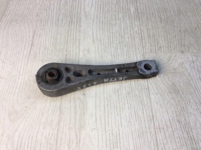 Задняя подушка двигателя Volkswagen Jetta 5