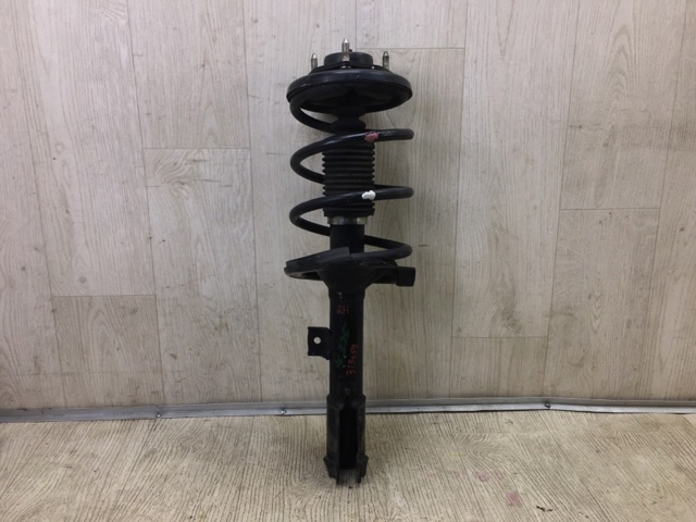 Амортизаторная стойка передняя правая Mitsubishi Outlander 2 40