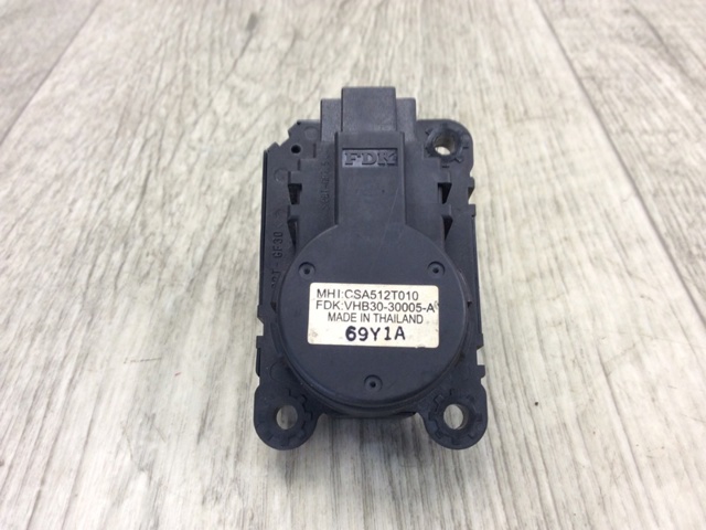 Привод системы автоматического управления отопителем Митсубиси Аутлендер II XL