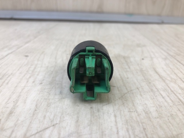 Жабка (лягушка) для стоп сигнала Митсубиси Паджеро IV LONG