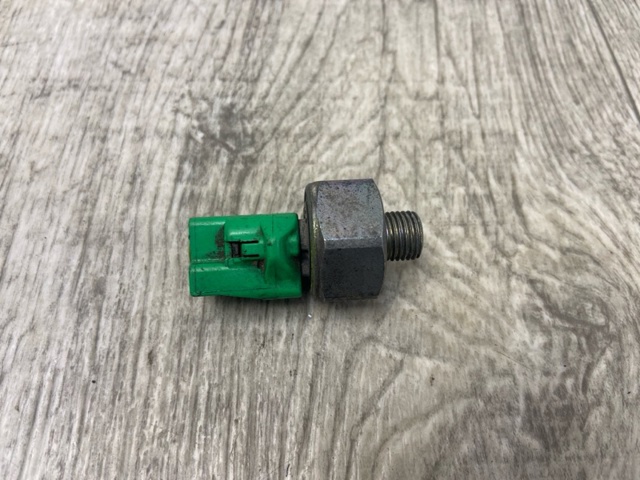 Датчик детонации 8961512090 TOYOTA