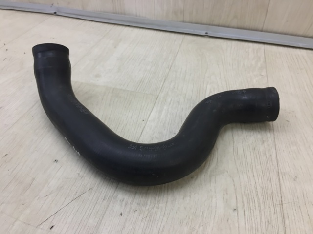 Шланг системы охлаждения Volvo 850