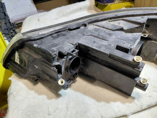 VAG 1Z1941016G Правая фара в наличии Черкассы