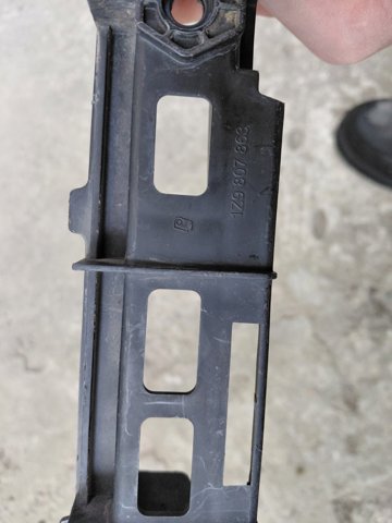 VAG 1Z9807863 в наличии Ирпень