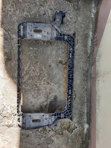 Кронштейн для радиатора 641013U000 HYUNDAI