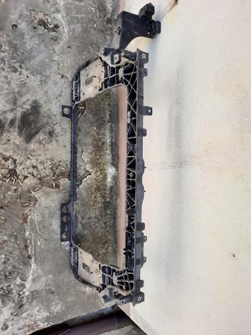HYUNDAI 641013U000 Рамка радиатора в наличии Черкассы