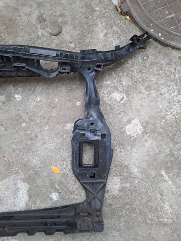 VAG 8R0805594 Рамка радиатора в наличии Хмельницкий