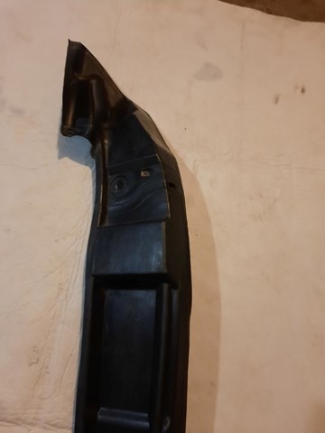 8R0821111C VAG Уплотнитель крыла купить в Хмельницкий