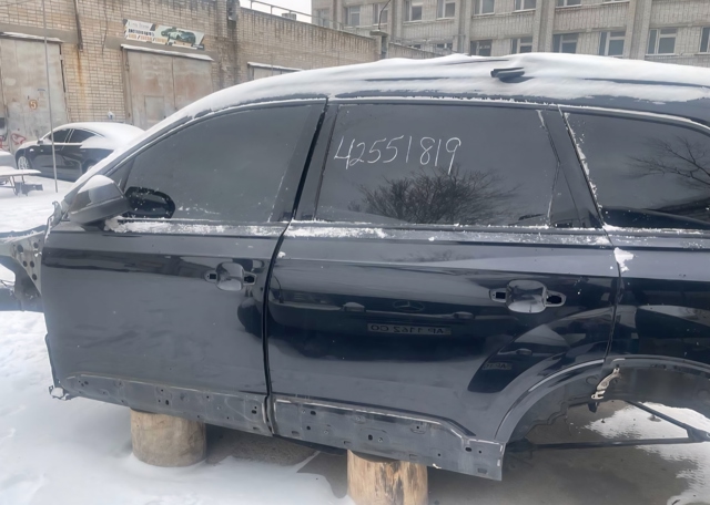 Задняя левая дверь 4M0833051E VAG
