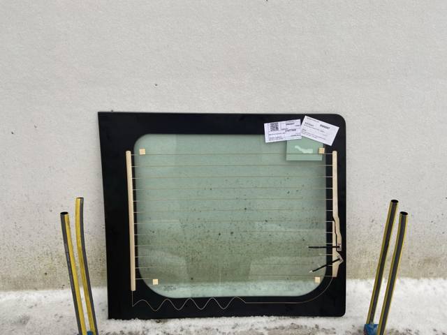Стекло багажной двери распашной, левой 3739BGNVL SAFEGLASS