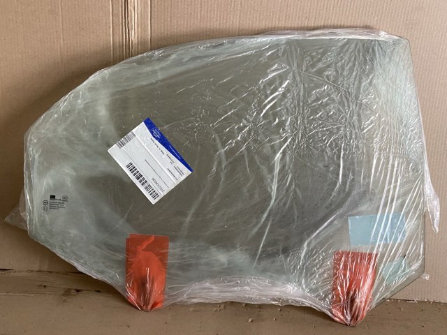 Окно задней двери 4421RGNS4RD HANGLASS