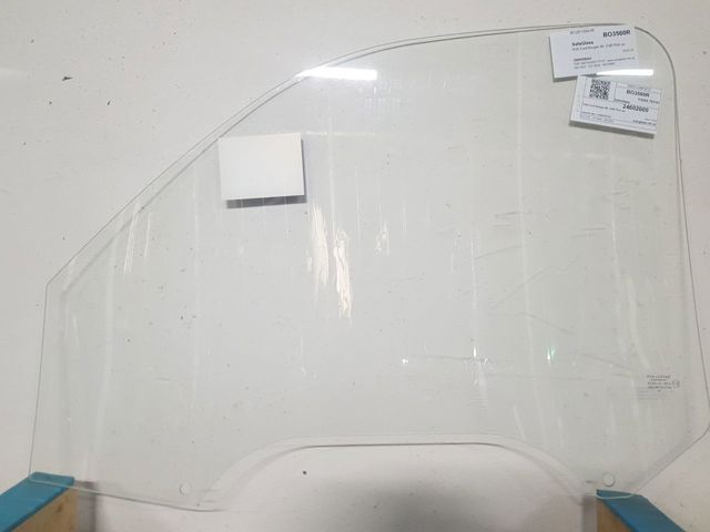 Стекло передней двери, правой 5158RCLP2FD SAFEGLASS