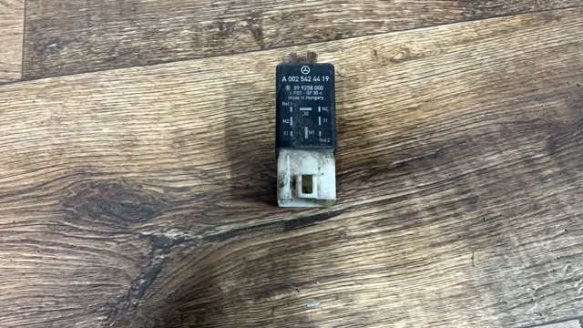 Многофункциональное реле A0025424419 MERCEDES