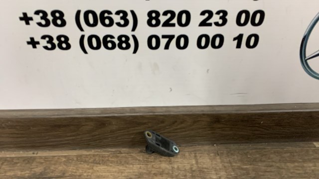 Датчик вертикального ускорения A0045423518 MERCEDES