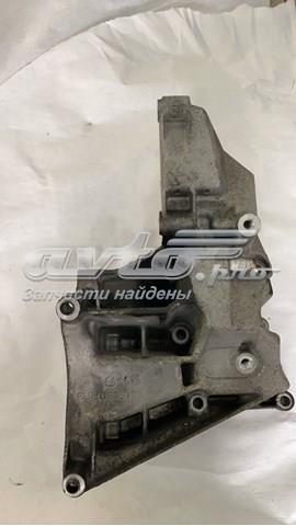 Кронштейн компрессора кондиционера A1112361330 MERCEDES