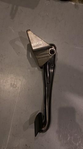 Педаль тормоза A1642902001 MERCEDES