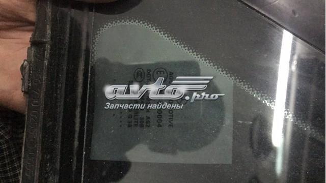 Уголок задней правой двери A1667301455 MERCEDES