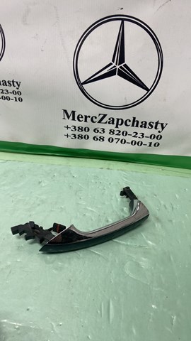 Ручка передней двери наружная, левая A2047601370 MERCEDES