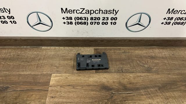 Блок комфорта передней двери A2098202026 MERCEDES