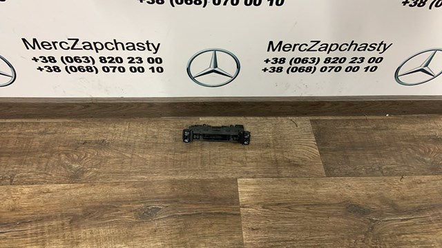Кнопка включения обогрева сидения A2108200151 MERCEDES