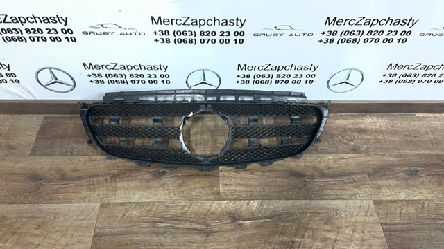 Облицовка радиатора Мерседес-бенц Е