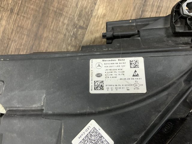 MERCEDES A2139069604 Правая фара в наличии Ужгород