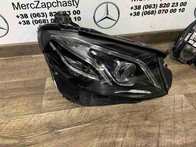 Вставка фары правой A2139069604 MERCEDES