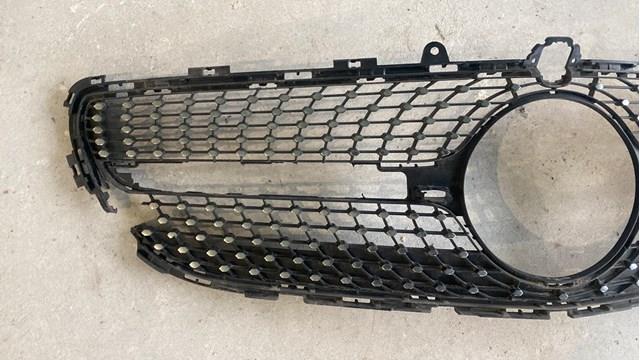 MERCEDES A2188850600 Решетка радиатора в наличии Киев