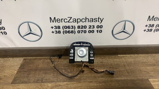 Блок кнопок центральной консоли A2218700451 MERCEDES