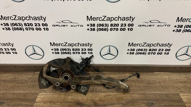 Цапфа - поворотный кулак передний, правый A2513300820 MERCEDES