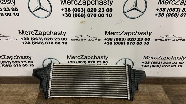Охладитель наддувочного воздуха A2515000000 MERCEDES