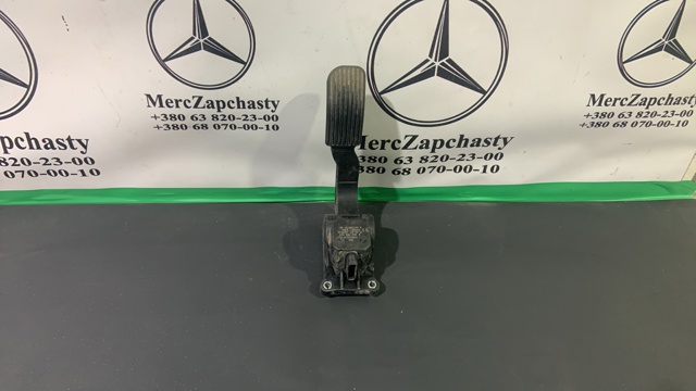 Педаль акселератора A4473000100 MERCEDES