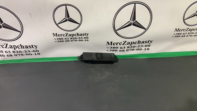 Кнопки переднего правого стекло подъемника A6395451413 MERCEDES