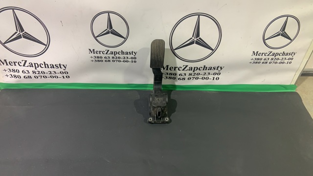 Педали газа A9063000404 MERCEDES