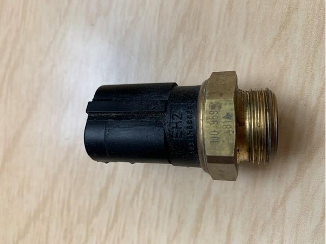 VAG 1J0959481A Датчик температуры охлаждающей жидкости (включения вентилятора радиатора) в наличии Черкассы
